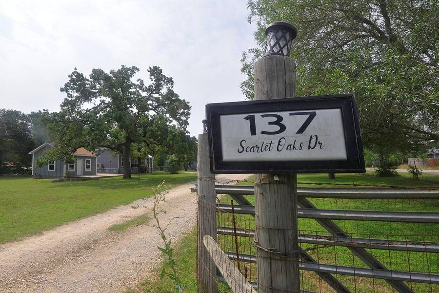 137 ScarletOaks DR, Dale, TX 78616