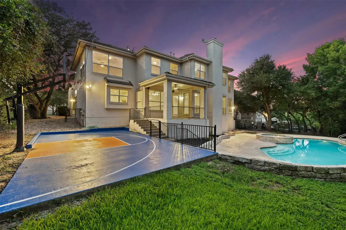 Austin, TX 78738,402 Luna Vista DR