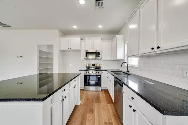 1109 Ibis Falls LOOP, Jarrell, TX 76537