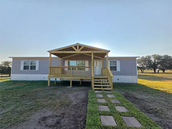 Flatonia, TX 78941,1065 E Old Hallettsville RD