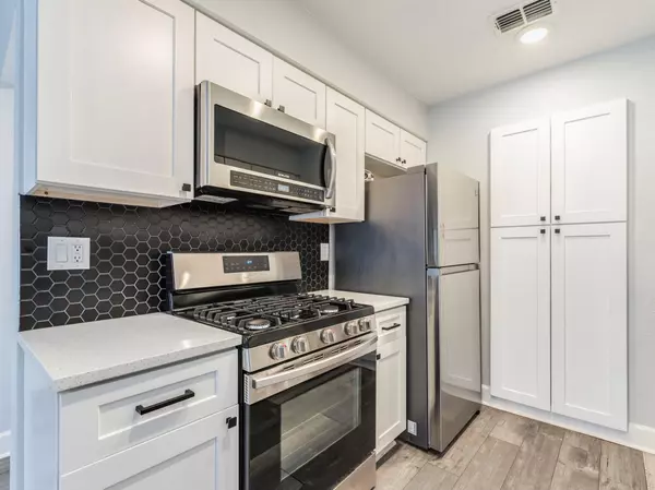 Austin, TX 78731,3839 Dry Creek DR #216