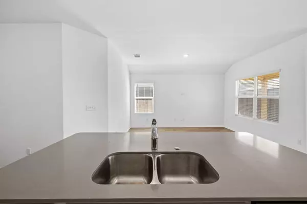 Kyle, TX 78640,110 Madrid