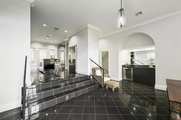 Austin, TX 78746,1937 Rue De St Tropez #9