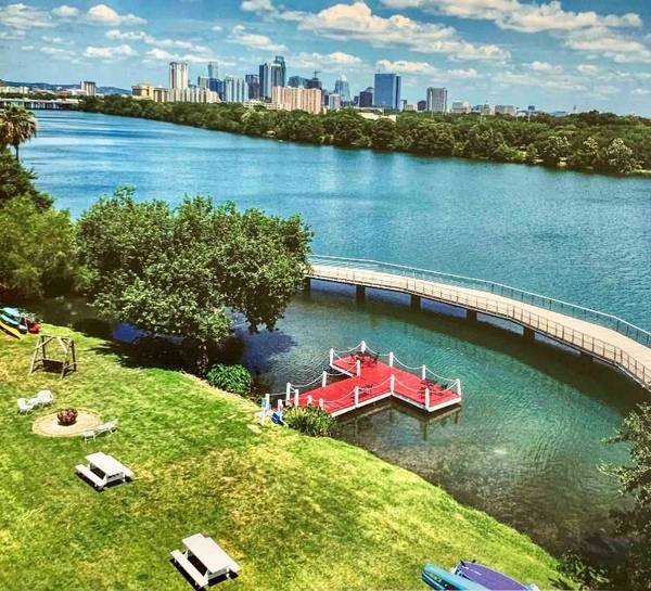 1818 S Lakeshore BLVD #2, Austin, TX 78741