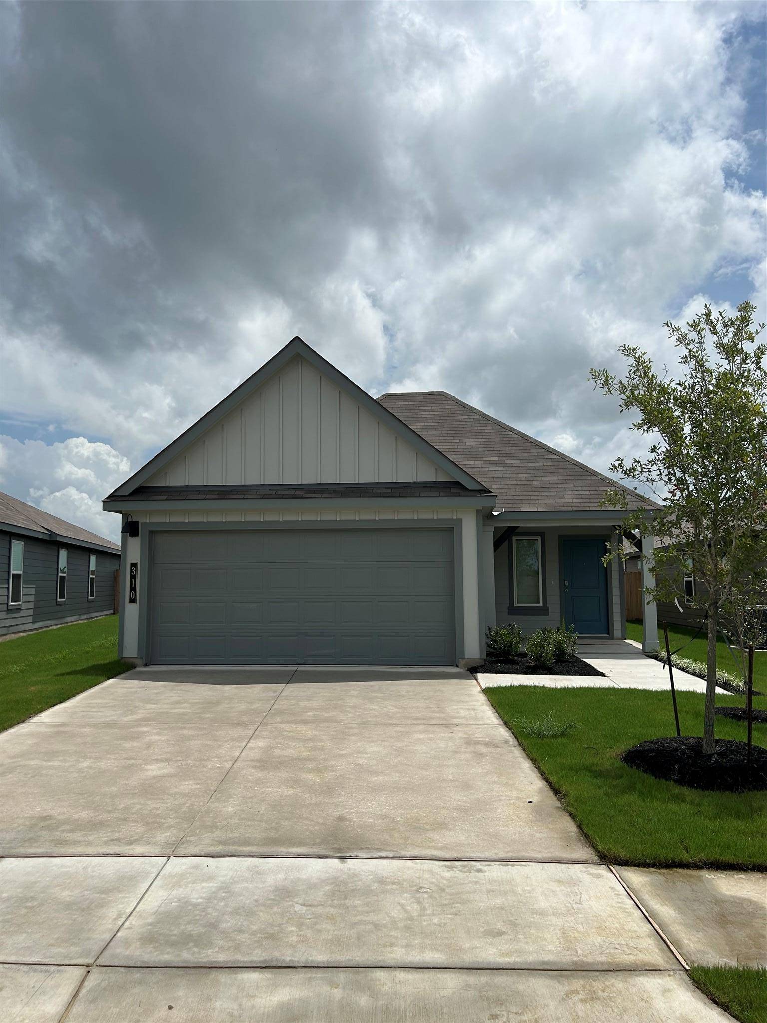 310 Pickel DR, Rockdale, TX 76567