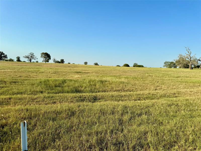 5513 TENNEY CREEK RD, Luling, TX 78648