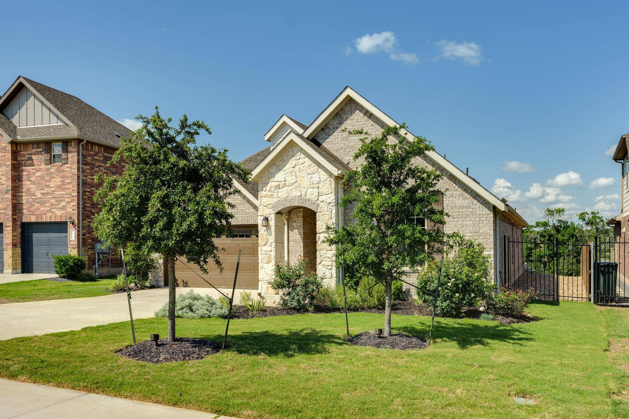 22208 Coyote Cave TRL, Spicewood, TX 78669