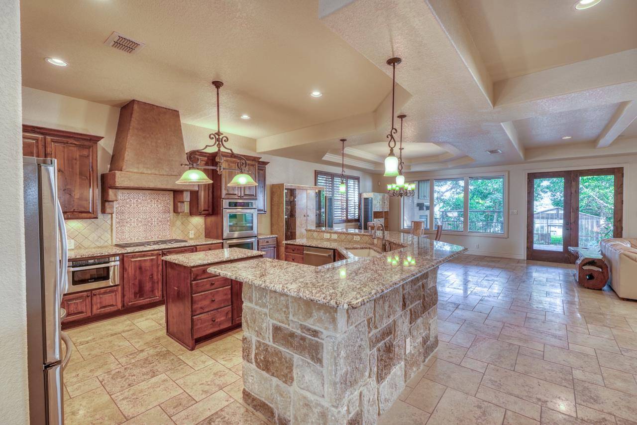 Sunrise Beach, TX 78643,336 E Lakeshore DR