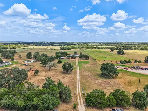 Rosanky, TX 78953,372 Hofferek RD