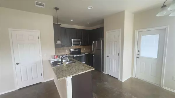 Buda, TX 78610,366 JOANNE Loop Unit B