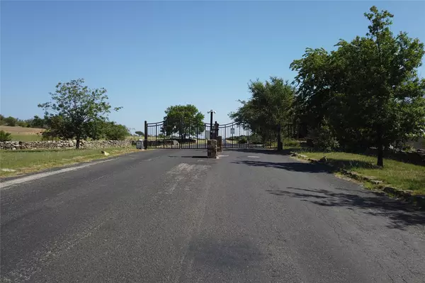 Spicewood, TX 78669,401 Exeter RD