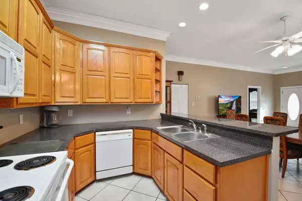 Cameron, TX 76520,208 E 20th ST