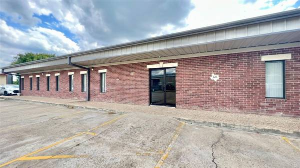 623 W Front ST, Hutto, TX 78634