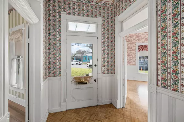 New Braunfels, TX 78130,633 S Castell Ave