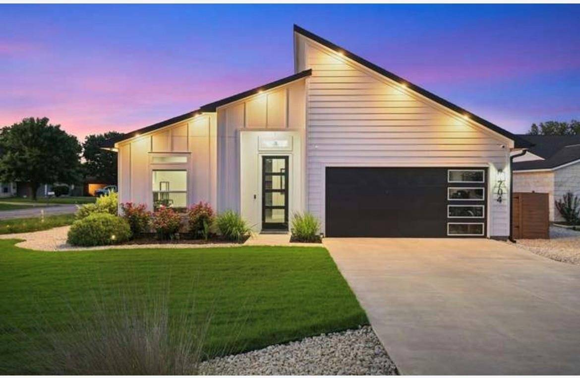 704 Poe CIR, Pflugerville, TX 78660
