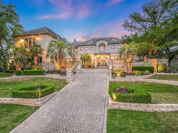 8300 Chalk Knoll DR,  Austin,  TX 78735