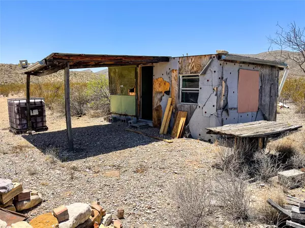 Terlingua, TX 79852,3006 Private RD