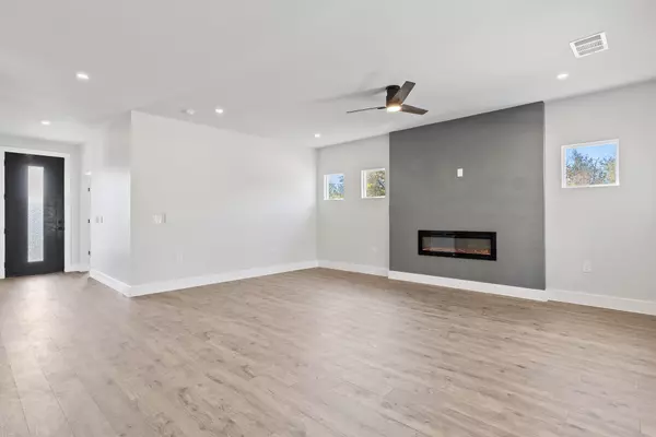 Bastrop, TX 78602,320 Kahana LN