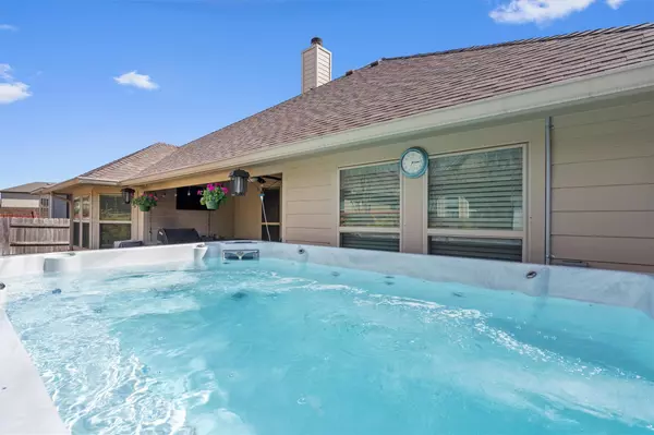 2520 Weeping Beech LN, Pflugerville, TX 78660