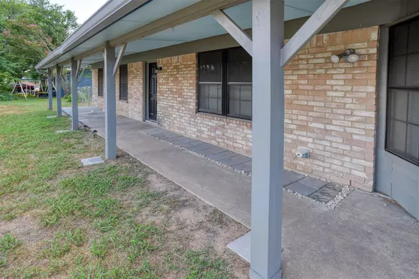 Smithville, TX 78957,1037 Wilkes CIR