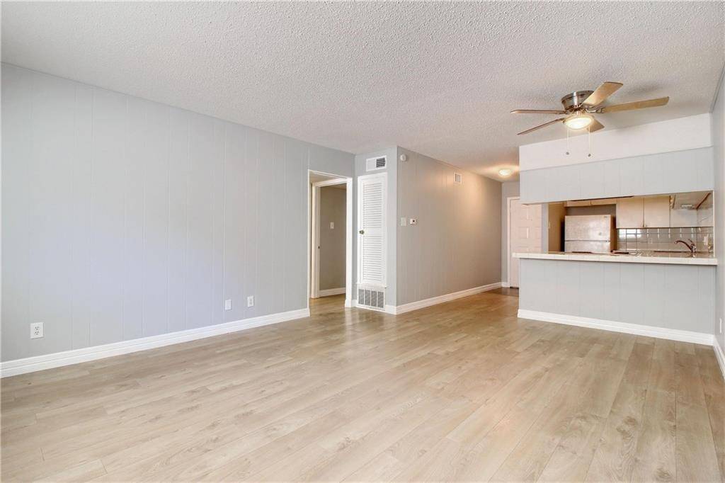 2122 Hancock DR #105, Austin, TX 78756