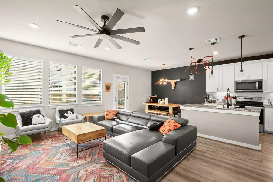 195C Waterside RD, Buda, TX 78610