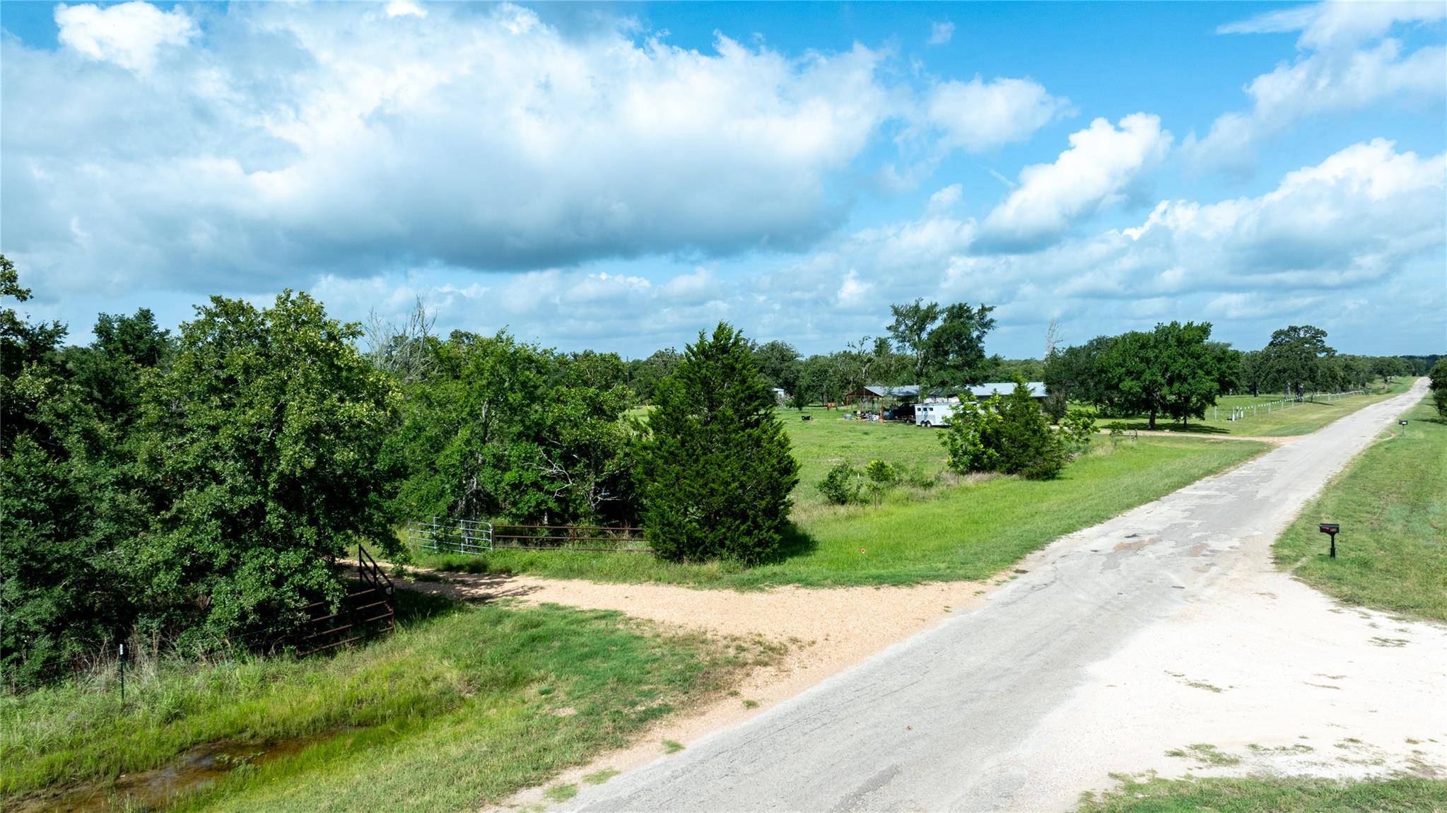 Ledbetter, TX 78946,1382 County Road 125