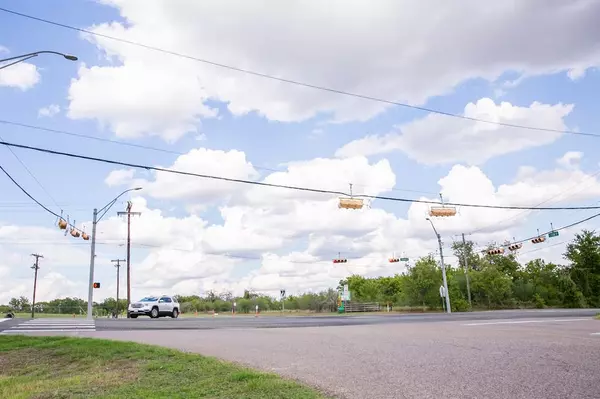 2107 E Stone ST, Brenham, TX 77833
