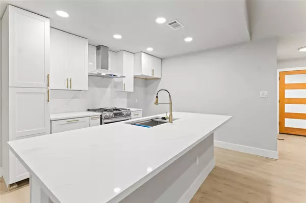 Austin, TX 78721,3907 Carmel DR
