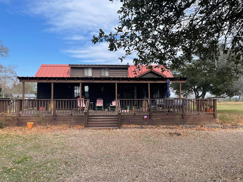 2143 Jackson RD, La Grange, TX 78945