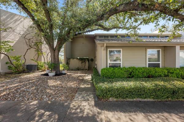 100 Lido CIR #B2, Lakeway, TX 78734