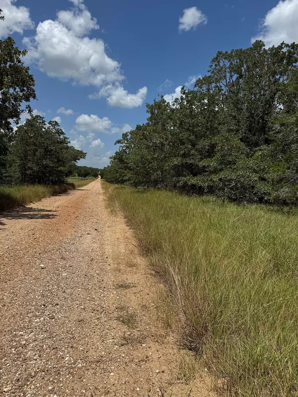 West Point, TX 78963,106 Wetjen LN