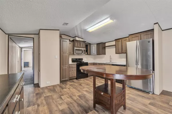 Bartlett, TX 76511,337 SW Front ST