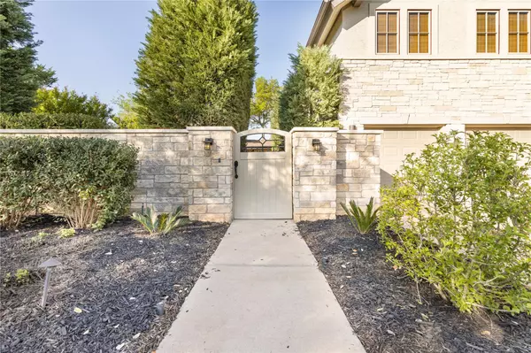 Jonestown, TX 78645,18000 Crystal CV