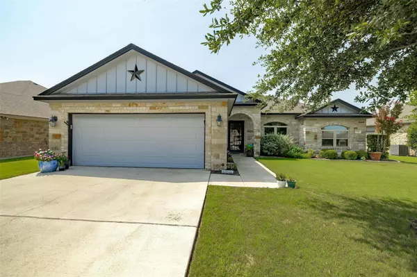 212 Derek LN,  Jarrell,  TX 76537