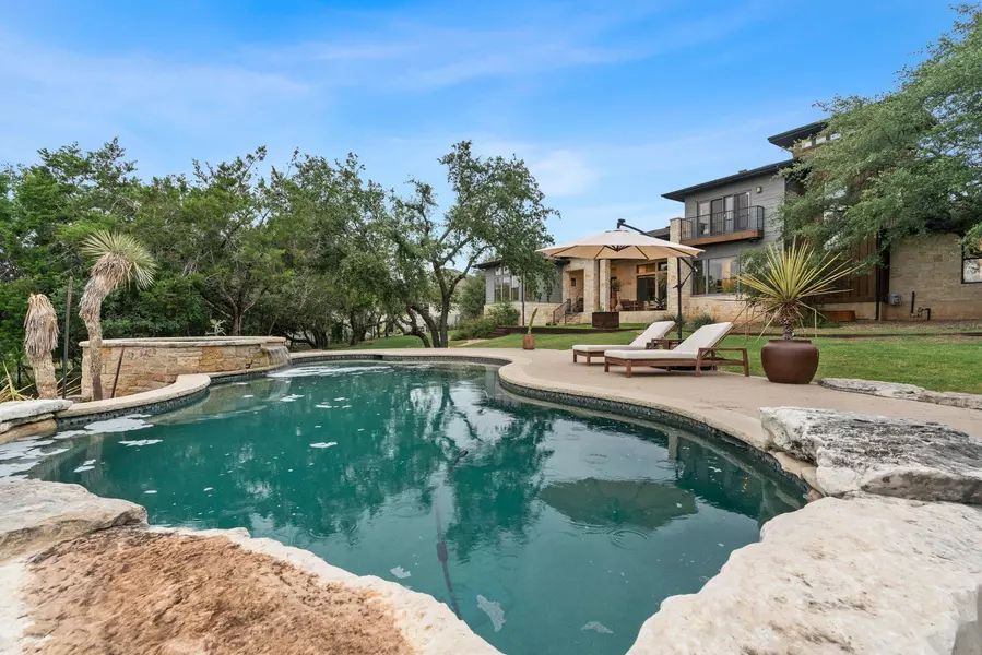 332 Rugged Earth DR, Austin, TX 78737