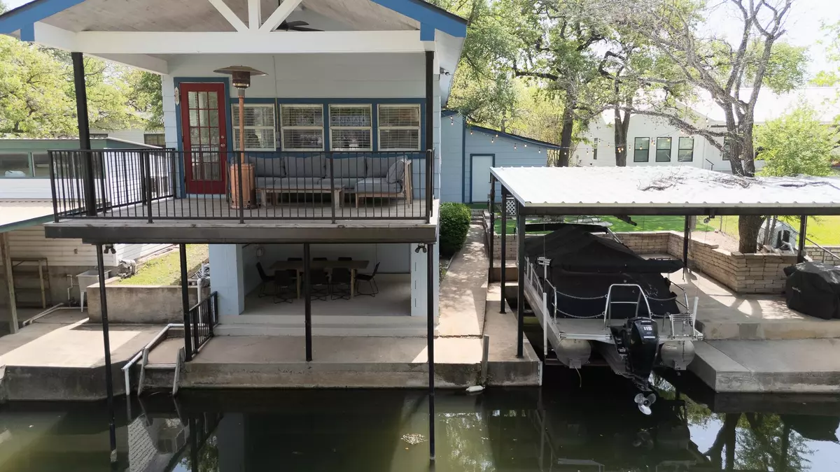 Marble Falls, TX 78654,421 E Briarway DR