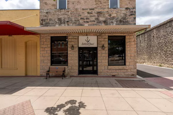 Kyle, TX 78640,107 W Center ST