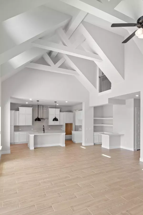 Liberty Hill, TX 78642,533 Tonada CV