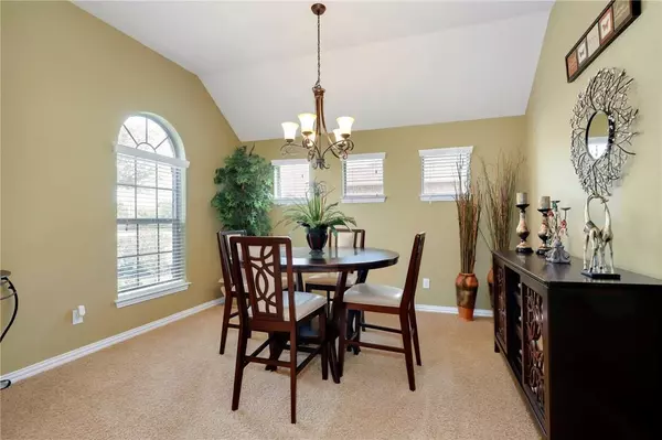 Hutto, TX 78634,2002 S Ash CV