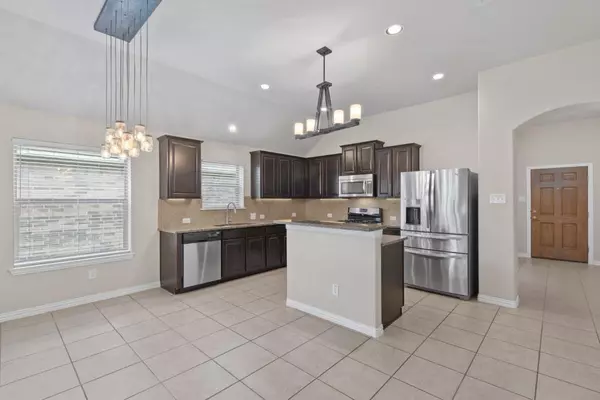 Buda, TX 78610,162 Snow Owl HOLW