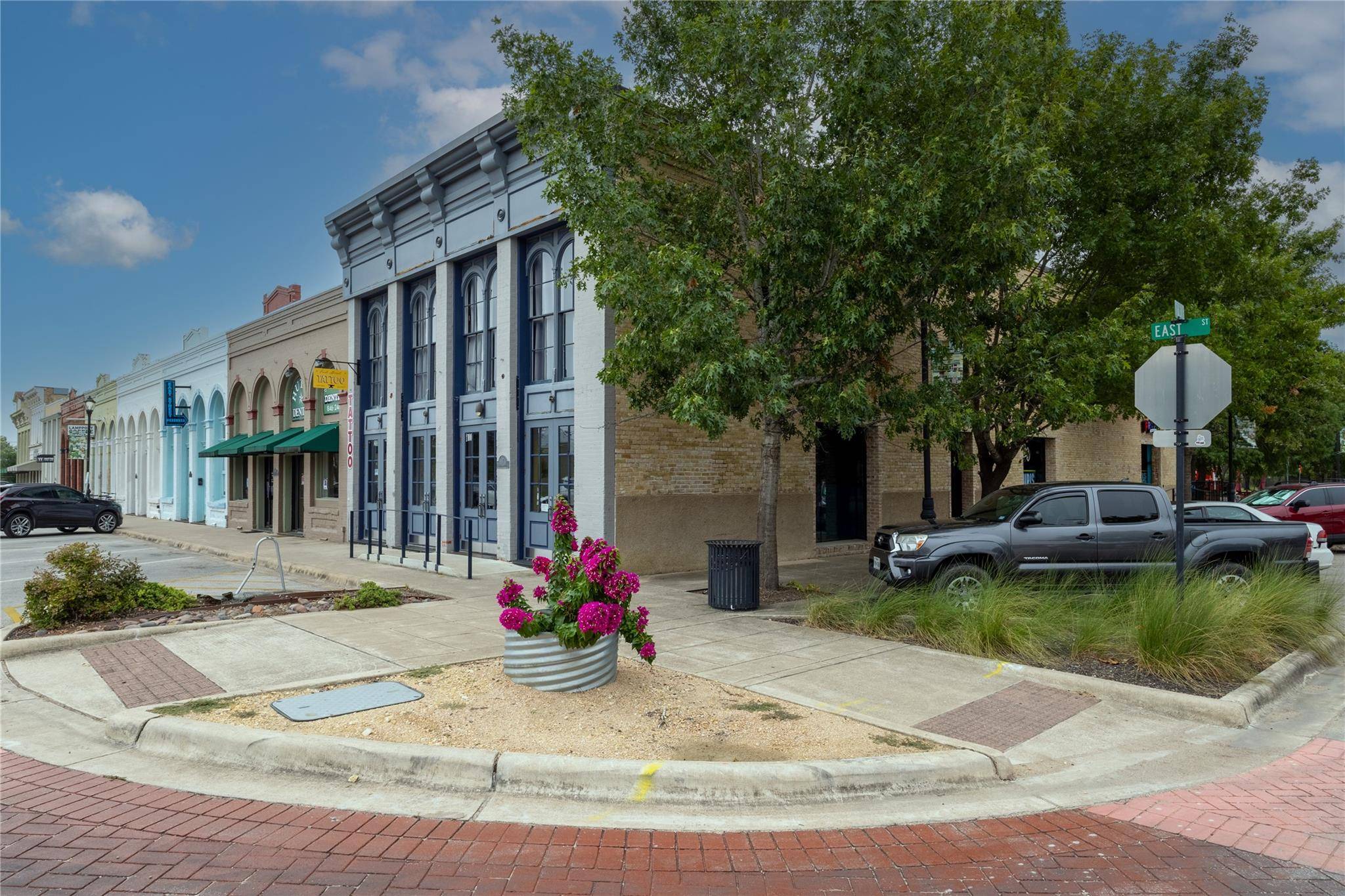 117 East ST, Hutto, TX 78634