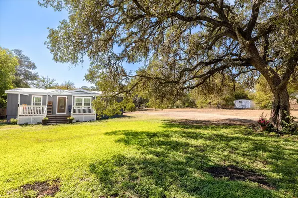 Lockhart, TX 78644,106 E Olive ST