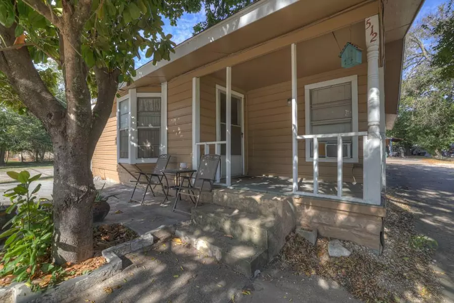 512 Valley ST, San Marcos, TX 78666