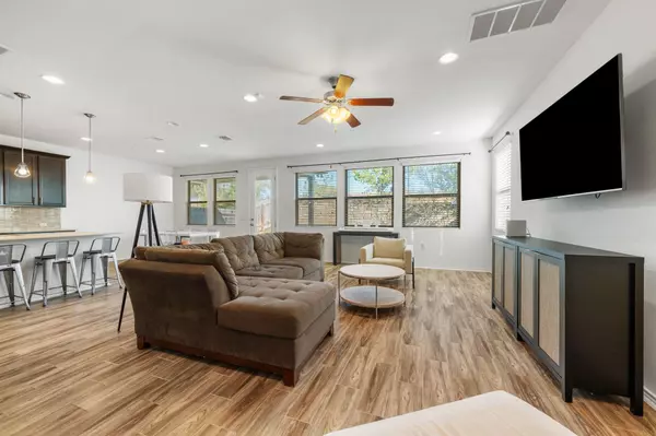 Austin, TX 78728,1902 Tasmanian Tiger TRCE