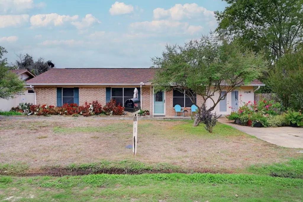 Kerrville, TX 78028,114 Laurel WAY