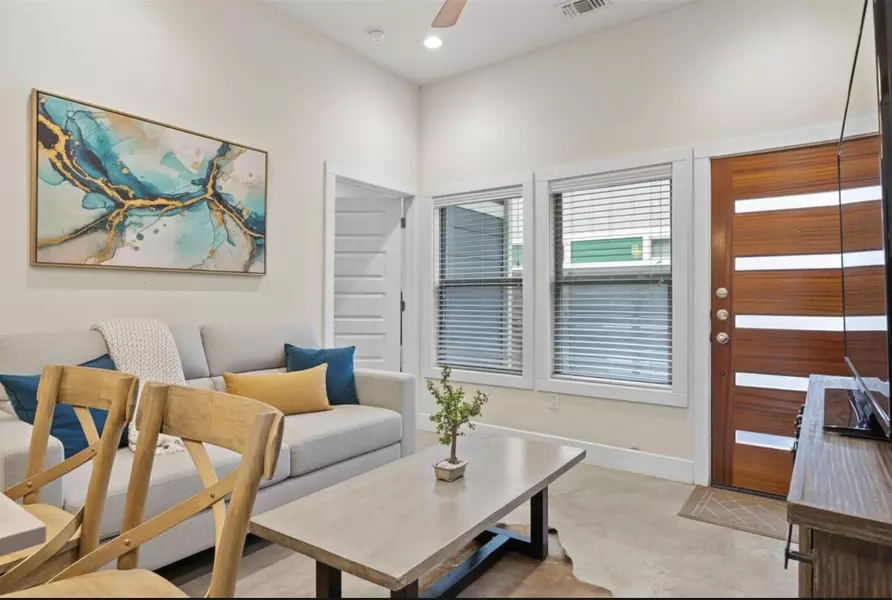 720 Pedernales ST #B, Austin, TX 78702