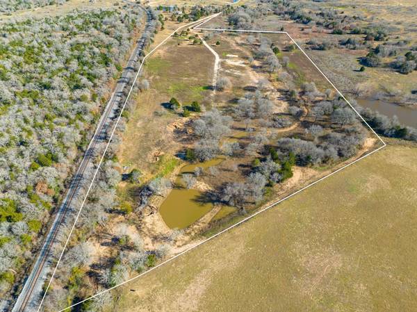9675 E FM 20,  Dale,  TX 78616