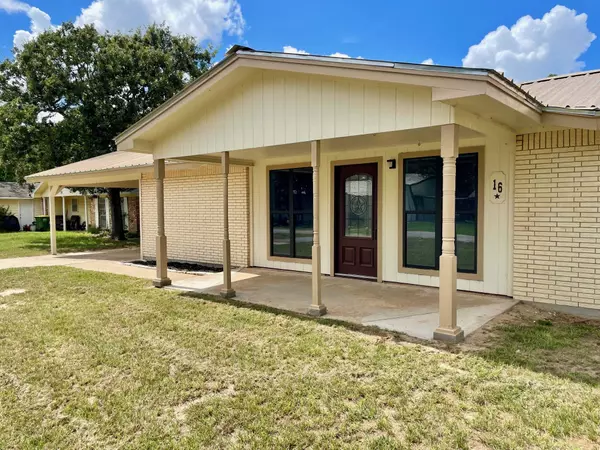 16 Gloccomora,  Hilltop Lakes,  TX 77871