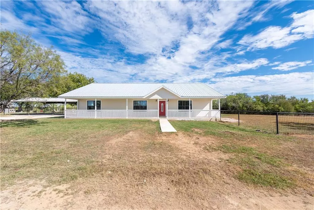 Luling, TX 78648,425 Woody Hollow RD